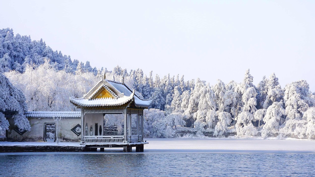 庐山如琴湖雪景