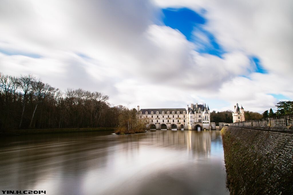 Château de Chenonceceau, France 冬假去卢瓦尔河谷的照片很多都还躺在电脑里，闲下来抽空修出来，回一趟国切身感受到蓝天白云的难得珍贵，在法国却是唾手可得。