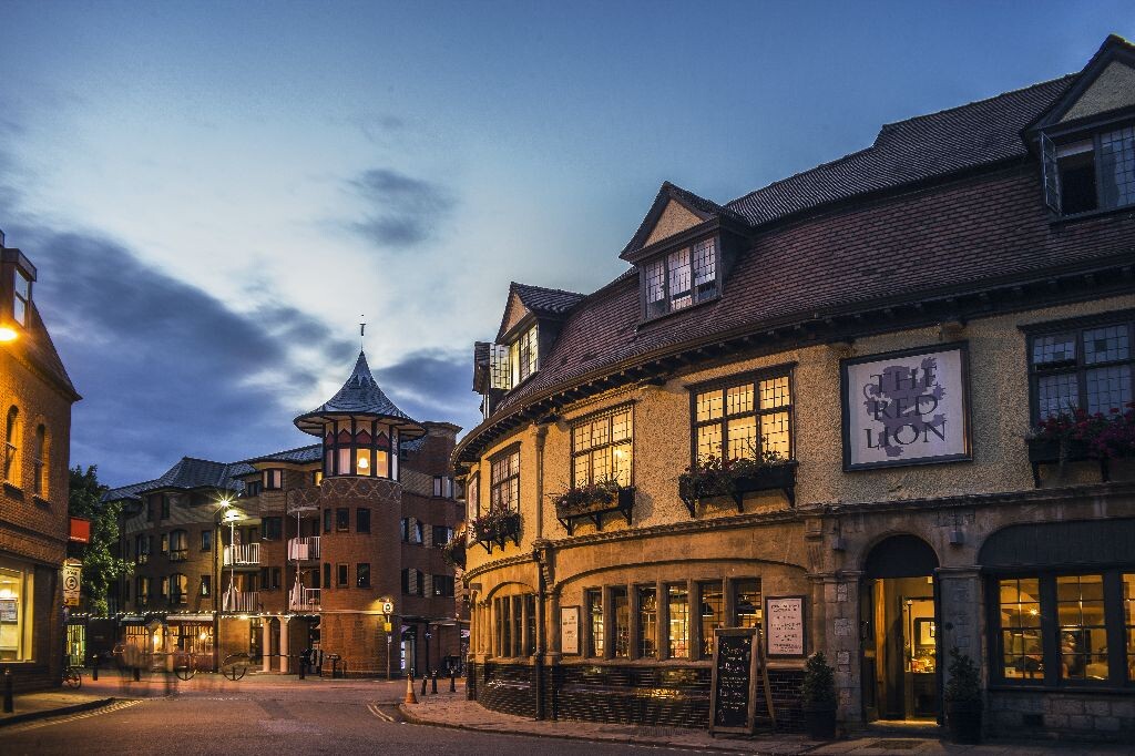The Red Lion<br />
