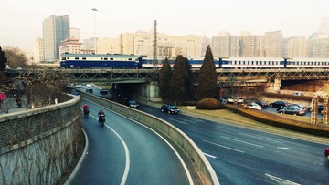 东南角楼拍车 (4)