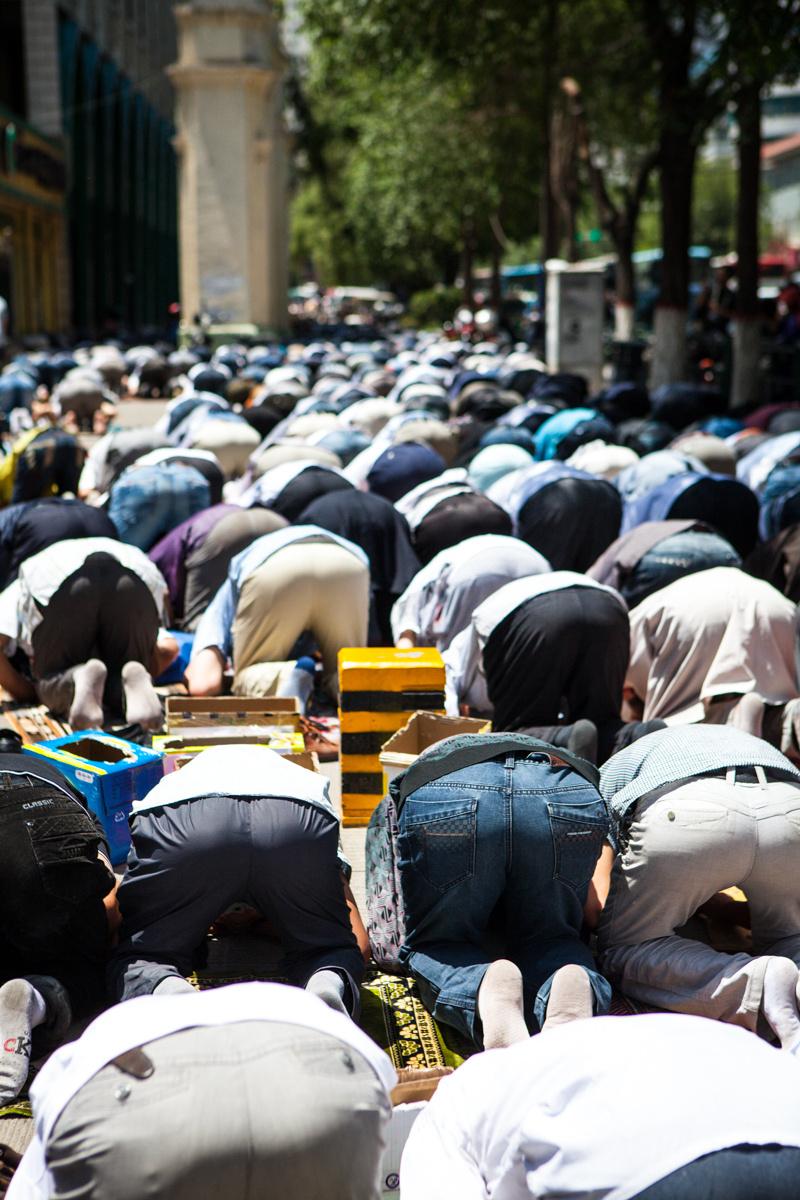 10万人一起膜拜   br />