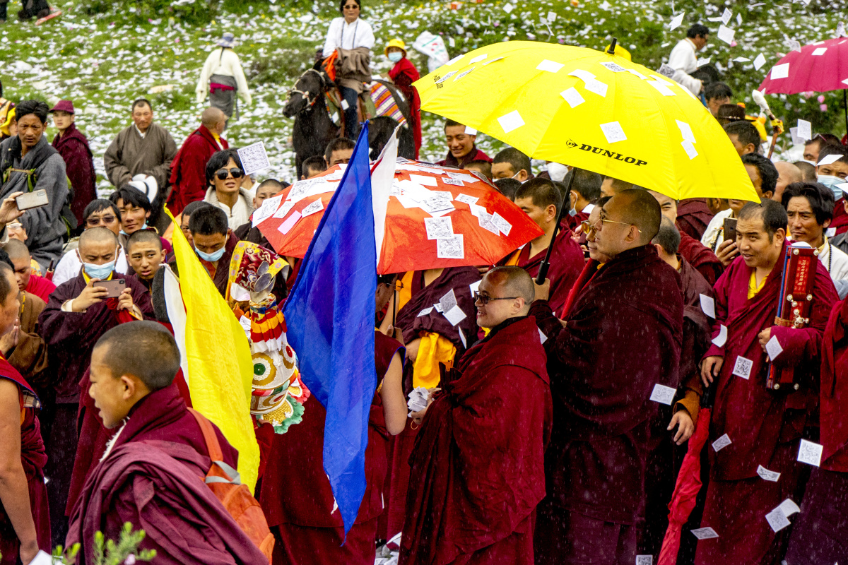四川红原县藏族煨桑节掠影一