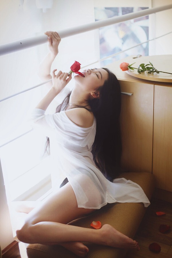 【摄影分享】如何拍摄美丽的逆光人像照?