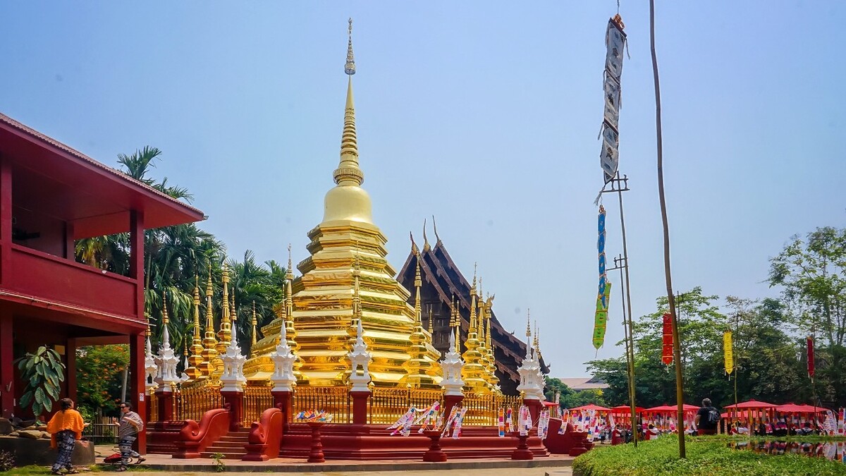 东南亚泰国清迈寺庙佛教宗教信仰佛像