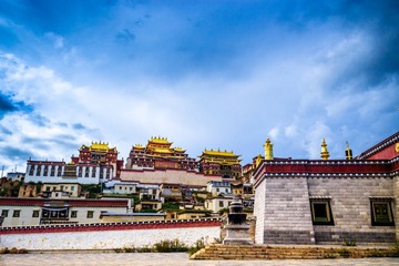 圣地松赞林