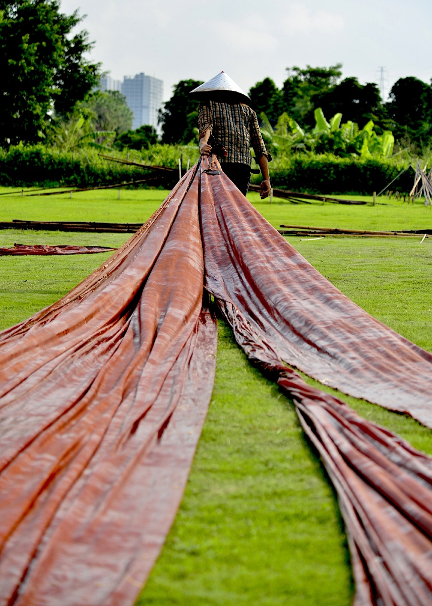 国家级非遗香云纱染整技艺晒莨