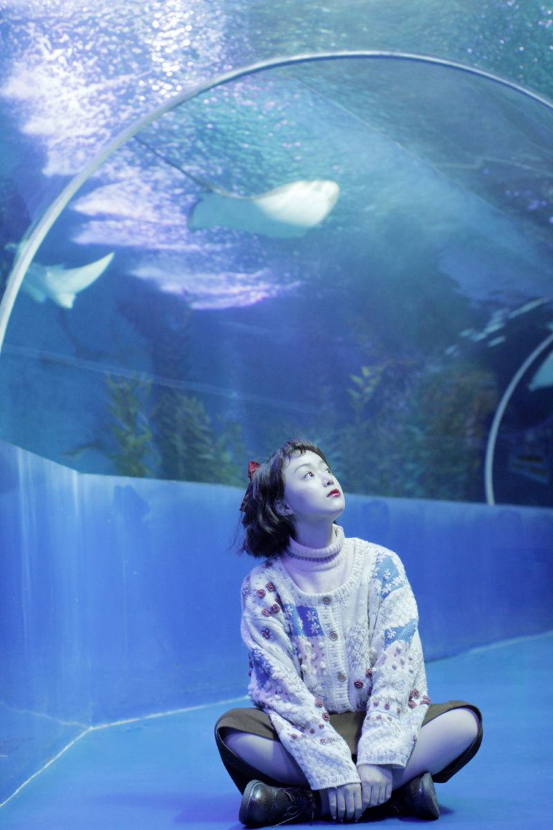 海洋馆少女写真