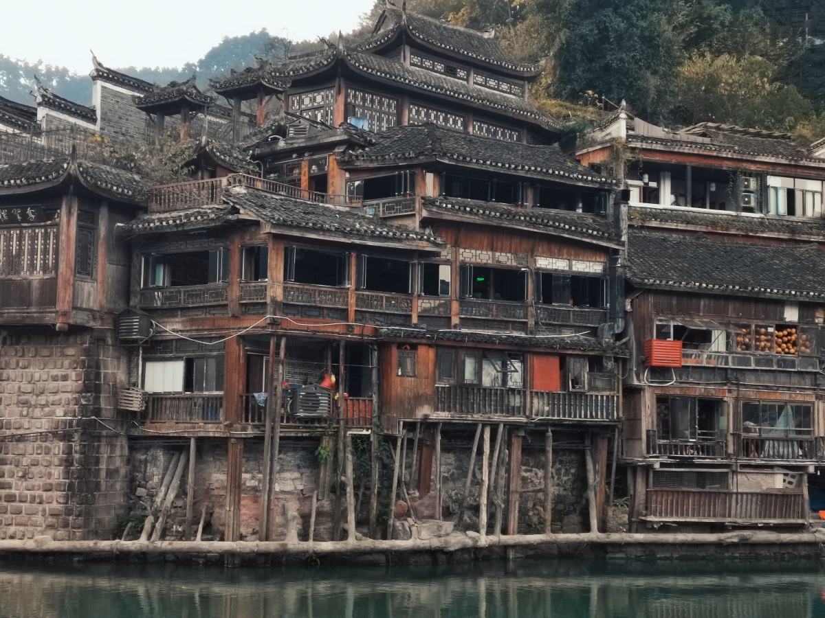 凤凰古城吊脚楼