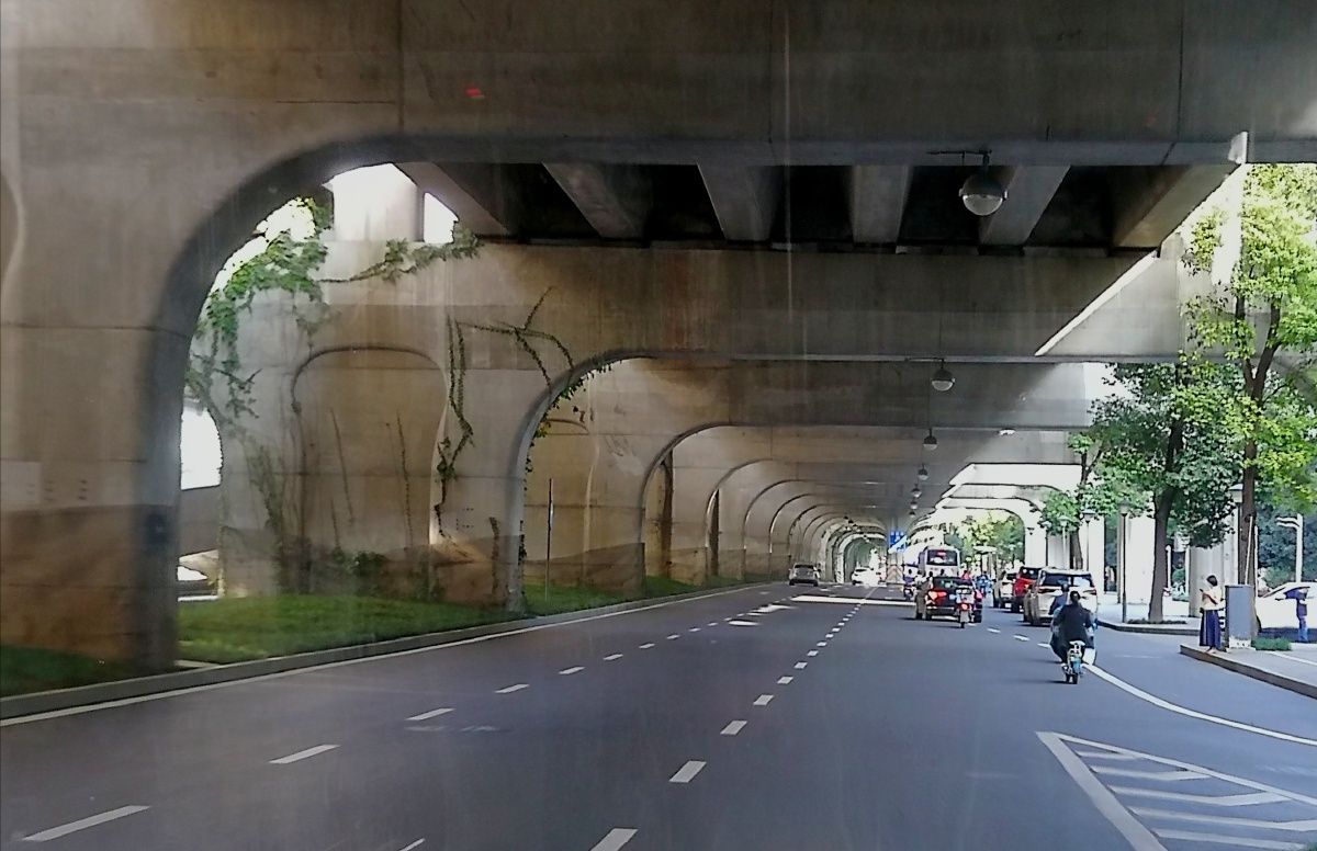 立交桥下的风景中国手机摄影