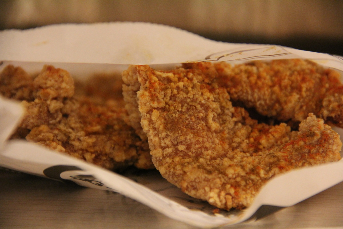 北京-南锣鼓巷-台湾第一佳大炸鸡排-大鸡排 br /> 价格适中,10块多钱