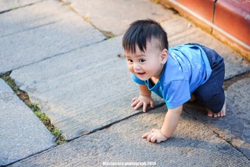 大眼睛小男孩