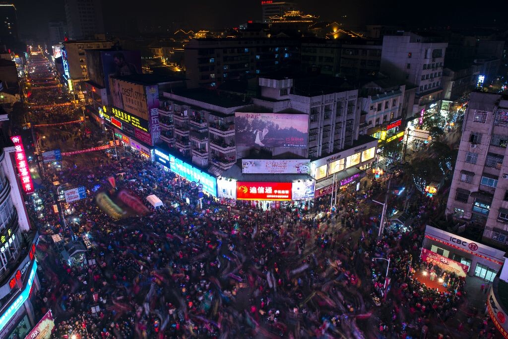 正月十五人潮<br />
摄于张家界市文昌阁