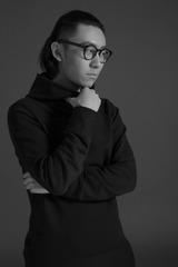 半身像黑白-张林鑫