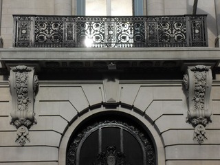 第五大道古根海姆北的建筑的门SDC16903.JPG