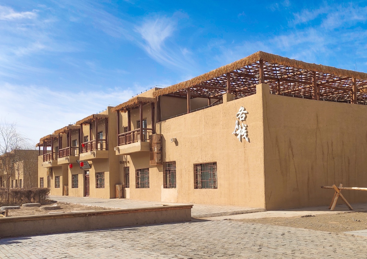 西部戈壁小镇风光