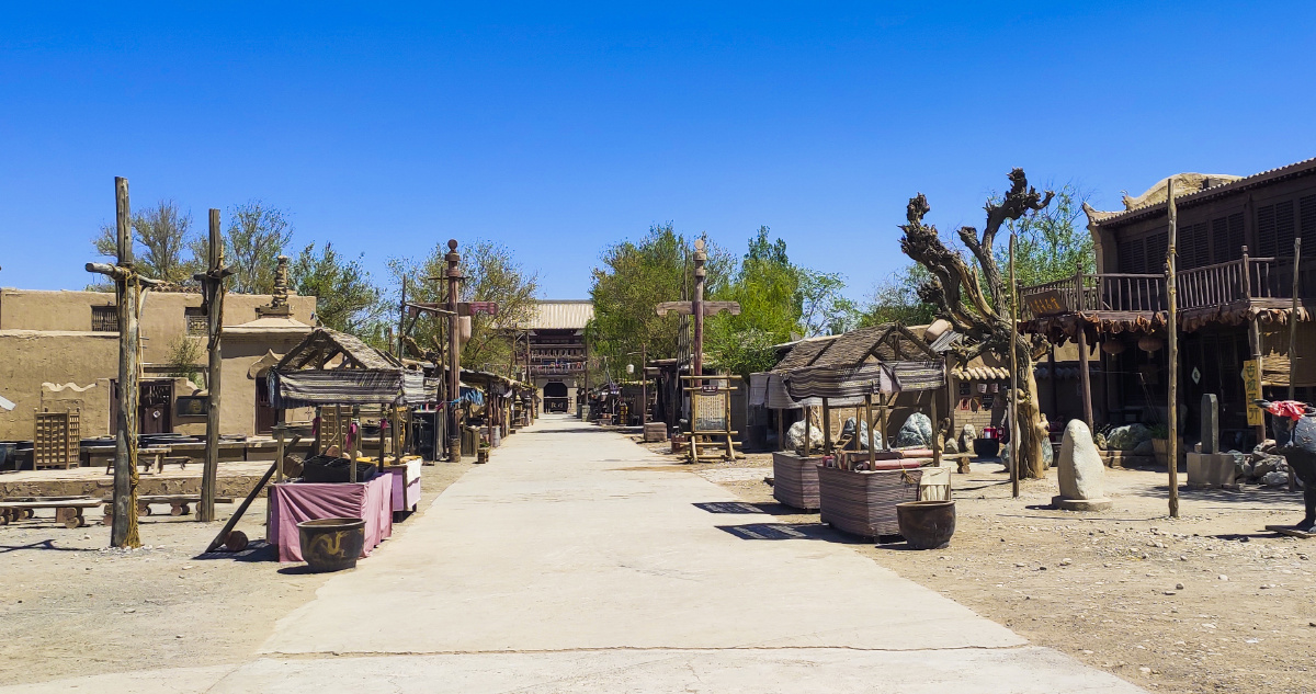 敦煌古城 龙门客栈 - 目木摄影 - 图虫