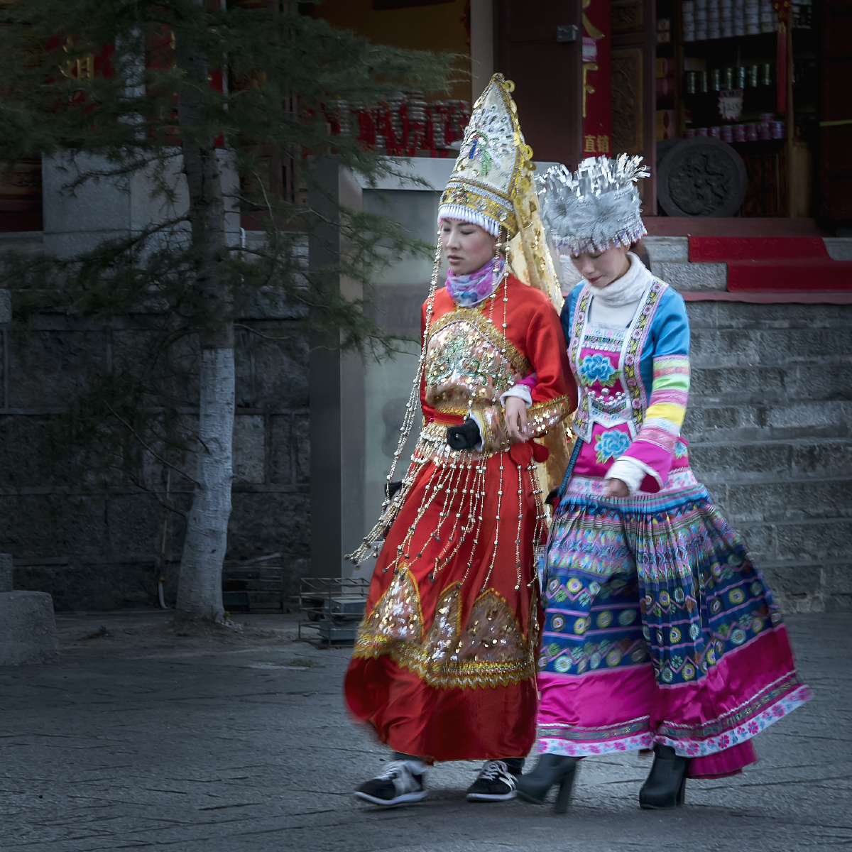 盛装的白族女子