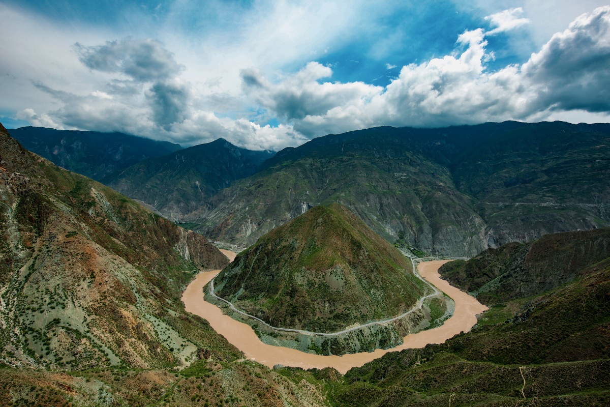 金沙江第一湾云南德钦