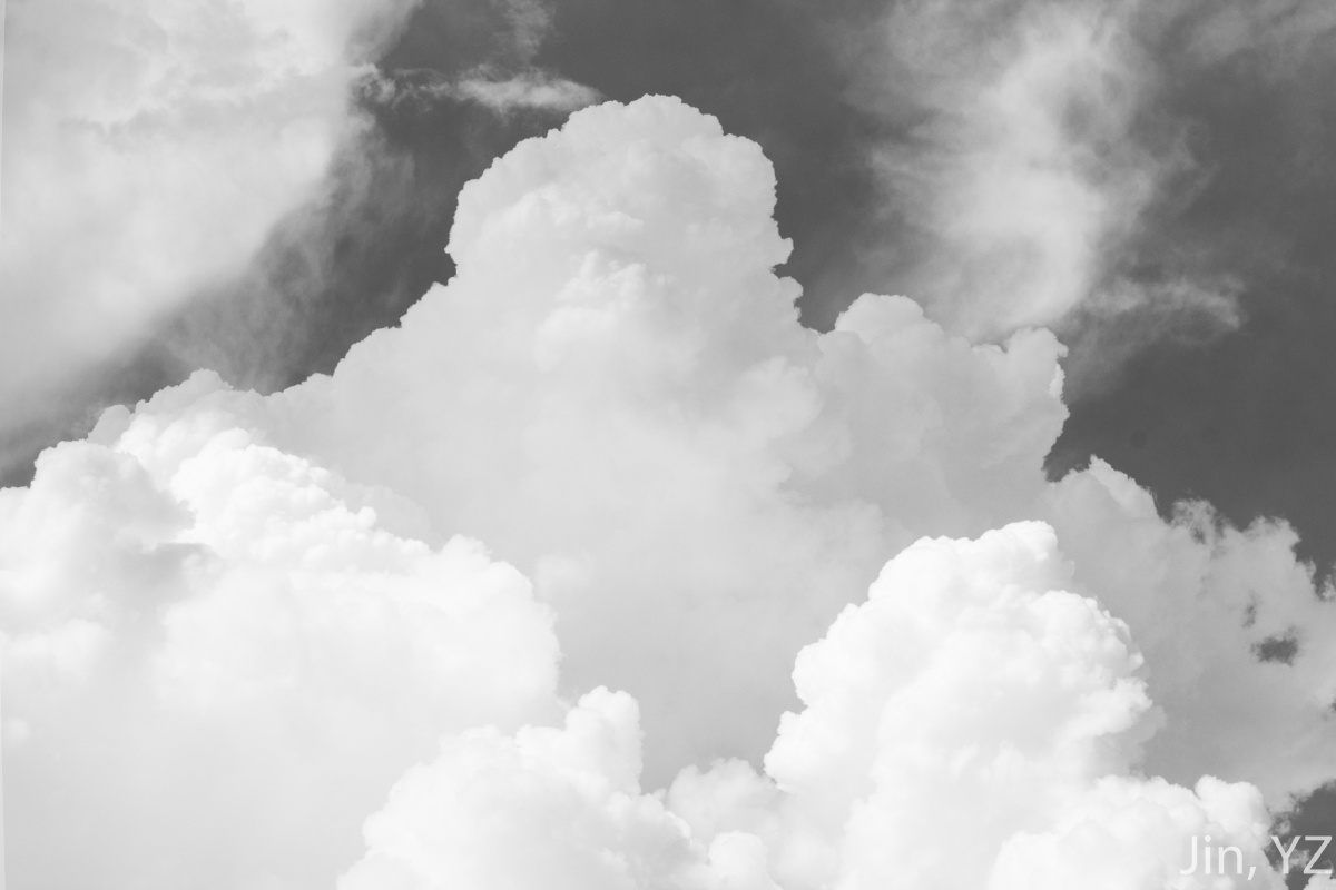 黑白的云