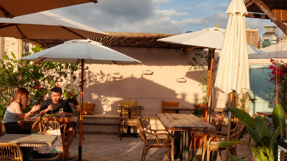 建国西路某咖啡店露台