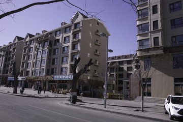 233640