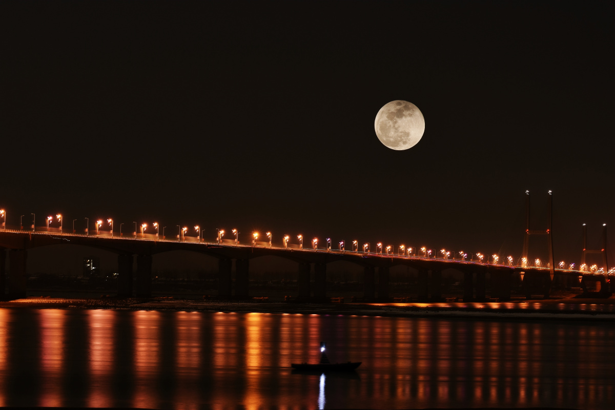 一轮明月照九州