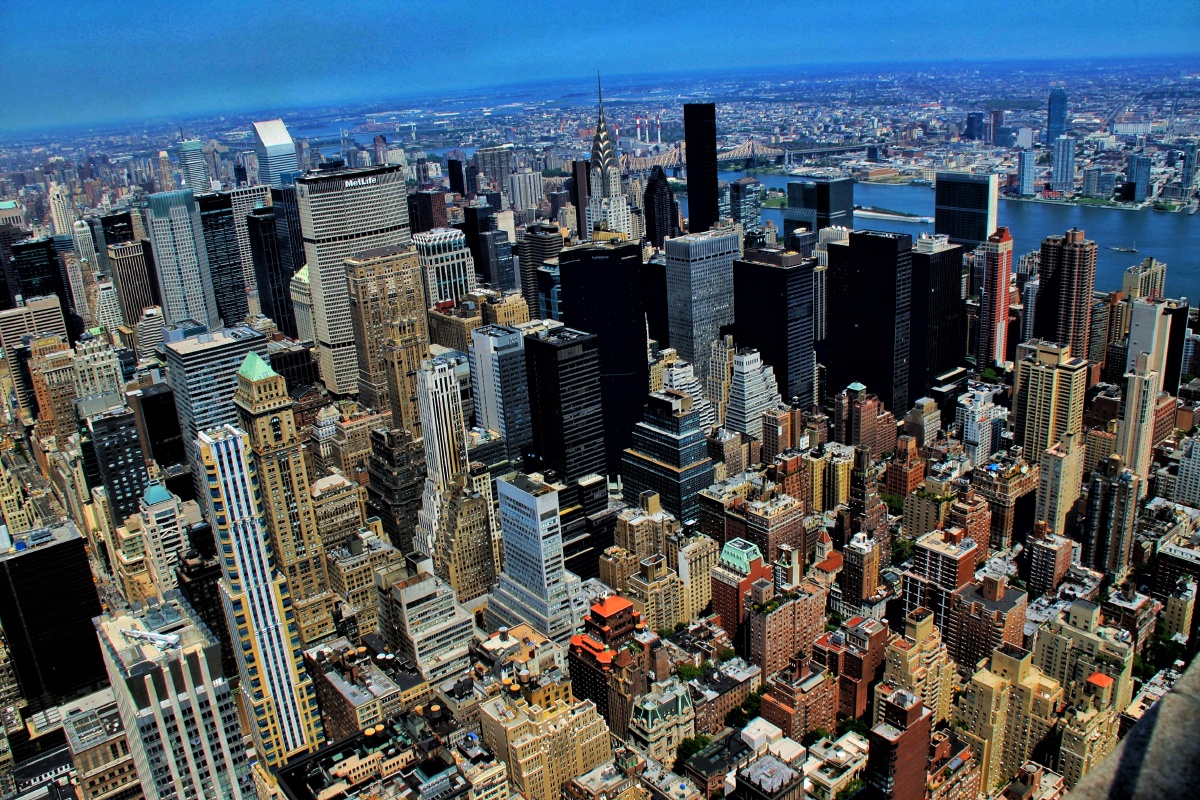 从帝国大厦俯瞰纽约曼哈顿