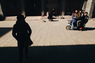 3109880