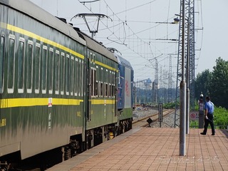 2723285