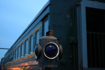 196590