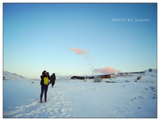 2013.4.7雪地中的VIVI.jpg