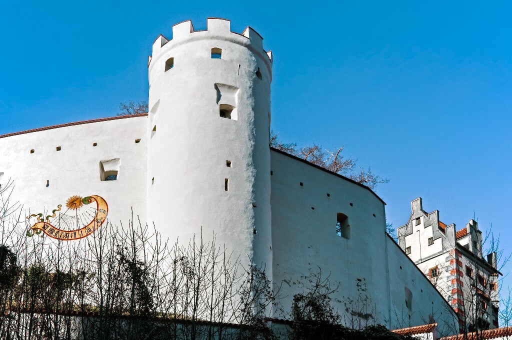 主教夏宫 Hohes Schloss,也称霍厄宫