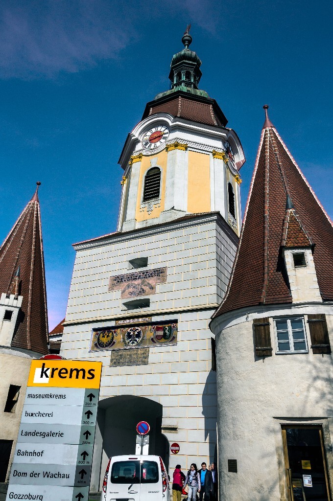克雷姆斯 Krems 城西的施泰纳 Steiner Tor 石门,建于1480年,是中世纪四大石门之一,是克雷姆斯城的象征。<br />