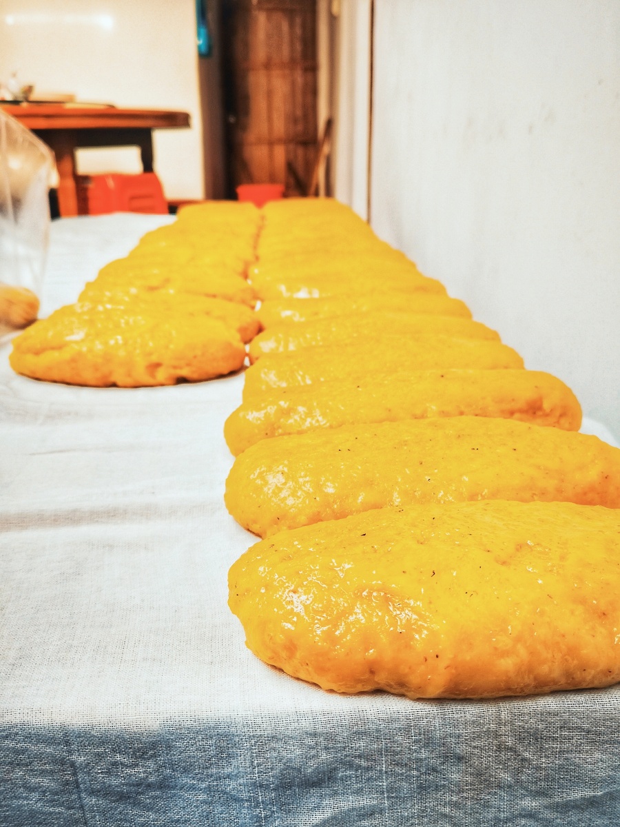 年货大年三十客家人必备的年货黄粄腊肉