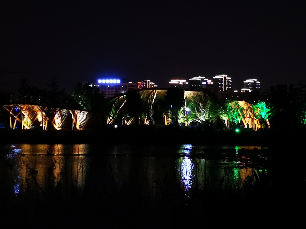 中秋欣宝带桥串月