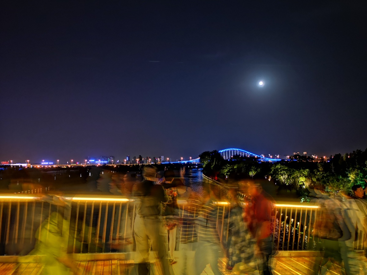 中秋欣宝带桥串月