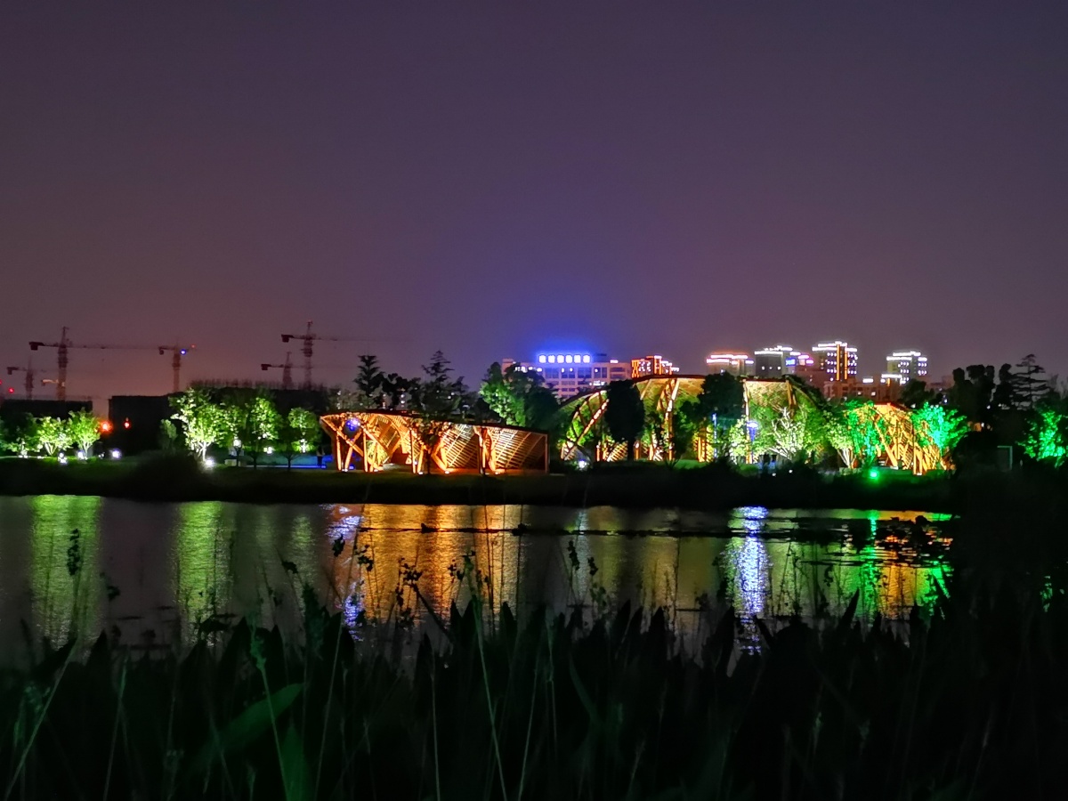 中秋欣宝带桥串月