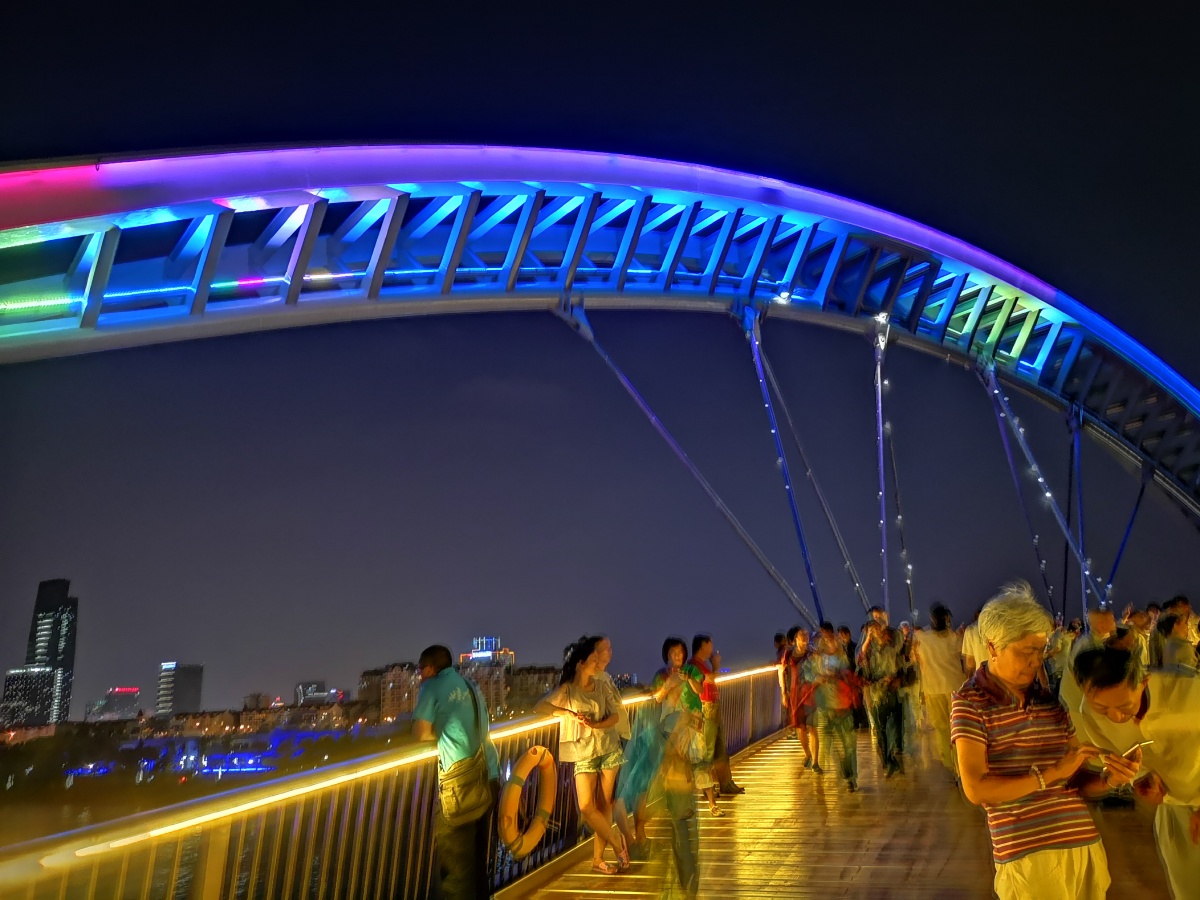 中秋欣宝带桥串月