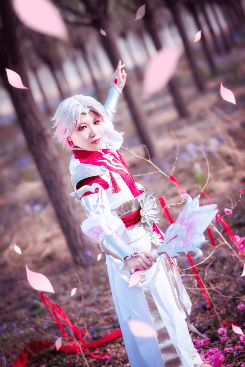 桃之夭夭灼灼其华诸葛亮武陵仙君cos拍摄