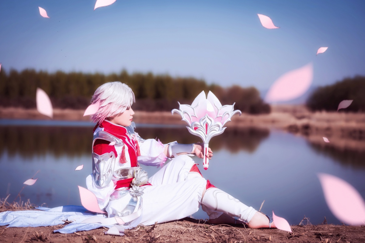 桃之夭夭灼灼其华诸葛亮武陵仙君cos拍摄