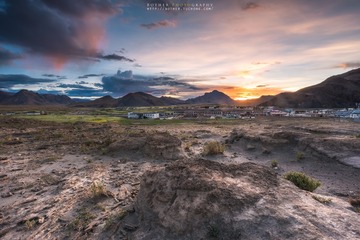 夕阳下的定日城