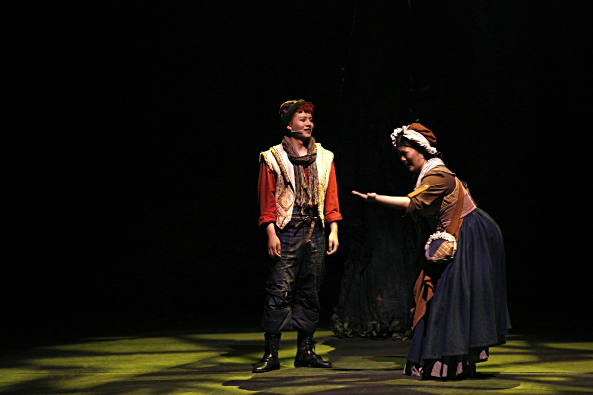 百老汇经典音乐剧intothewoods中文版拜访森林