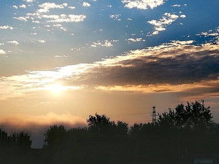 326073