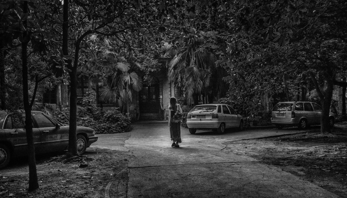 繁华世界里孤独的人,就像咖啡杯里怎么搅拌也融化不掉的那只小调羹