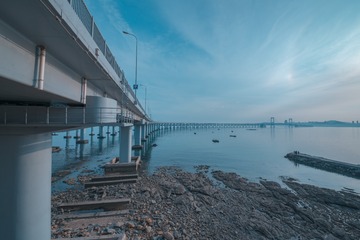 001