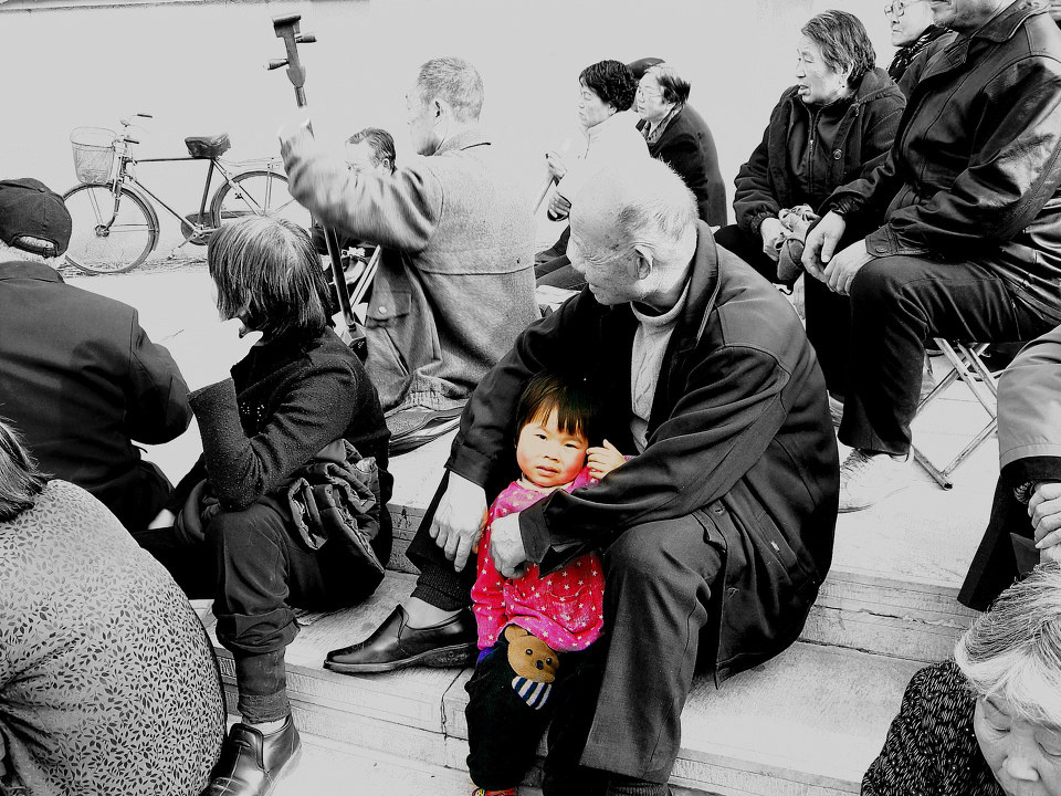 听戏- 严桥成 - 图虫