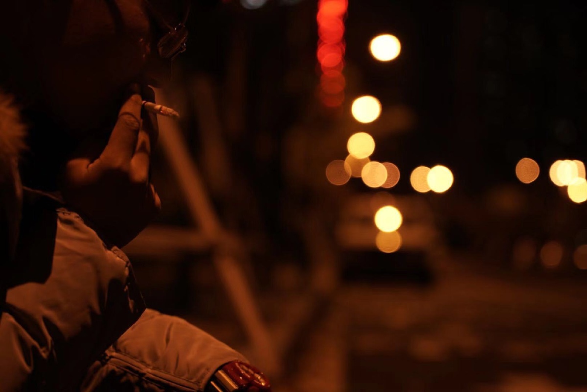 生活步步是坎坷,笑到最后是大哥