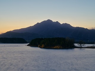 181296