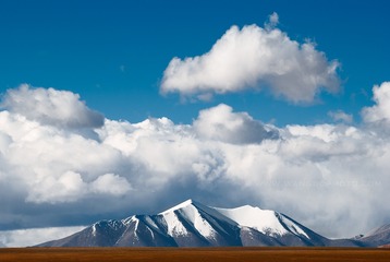 西藏雪山