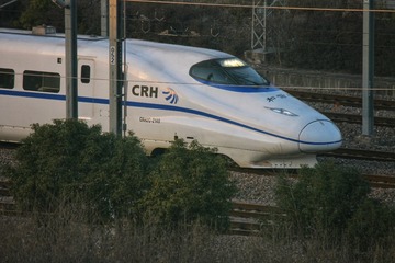 225590
